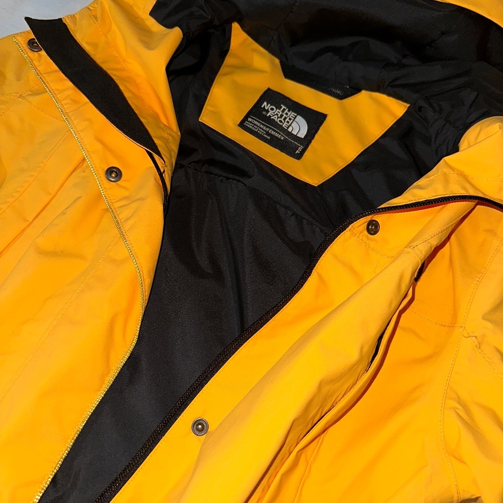 NORTH FACE WIND BREAKER RAIN JACKET